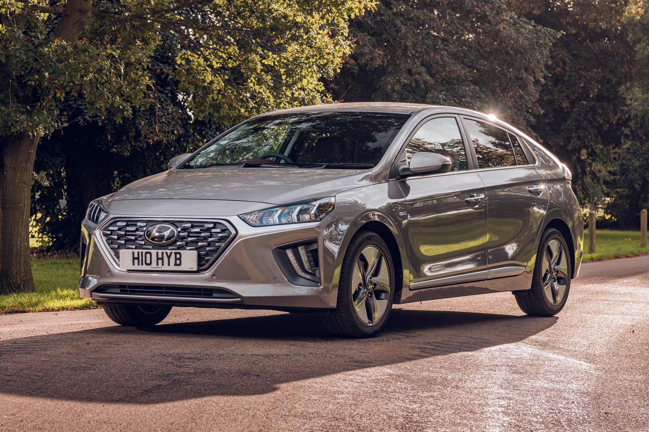 hyundai ioniq plug in range